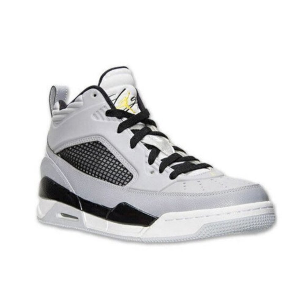 Air Jordan Flight 9.5 Basketball Sneaker